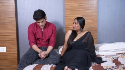 Indian Desi  makan malkin ne Kiya naukar sex sath sex hindi audio sex