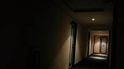 Je l entendu du couloir