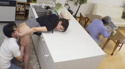 Seduced by the Manager’s Wife: Natsuki Takeuchi