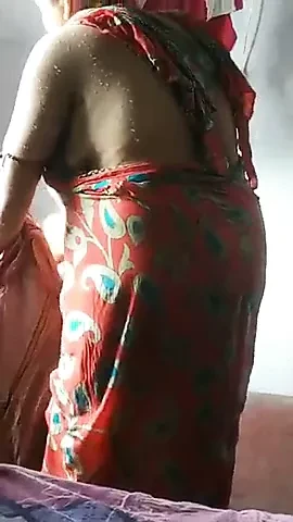 Desi aunty changing cloth