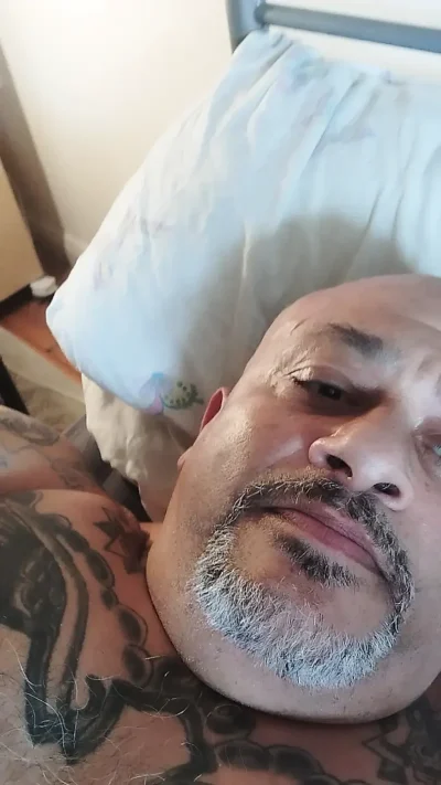 A young girl has a need to play with her oily pussy