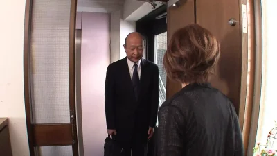 Japanese housewife banged by her husband and his friends!