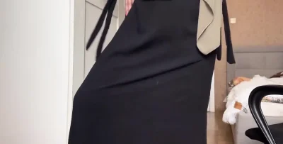 Syrian Slut in Hijab Without Panties Caresses Her Clitoris Close-up