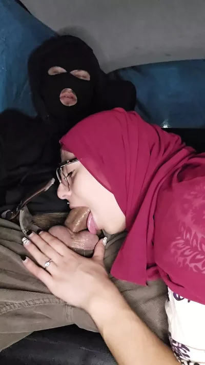 Deepthroat in Car Submissive Arab Wife Mia Niqab