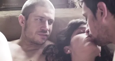 Flor Dragonetti sex scene – threesome